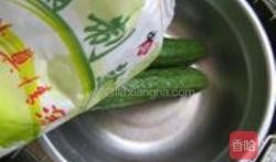 蓑衣黄瓜的做法视频,传统美食，简单易学的家常菜做法