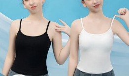 小女孩穿小背心视频,小女孩穿小背心萌态十足