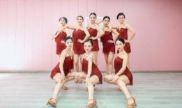 集体逗比舞蹈的视频,集体舞蹈视频笑料横生，网友直呼“笑到肚子疼”