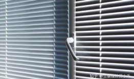 百叶窗安装方法视频